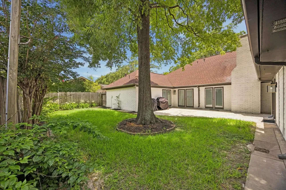 2930 Riata Lane Houston, TX 77043