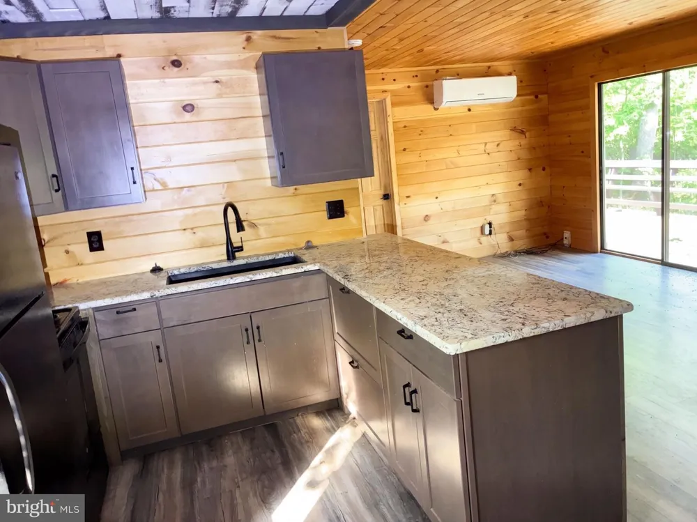 816 HILLTOP LANE Mount Jackson, VA 22842