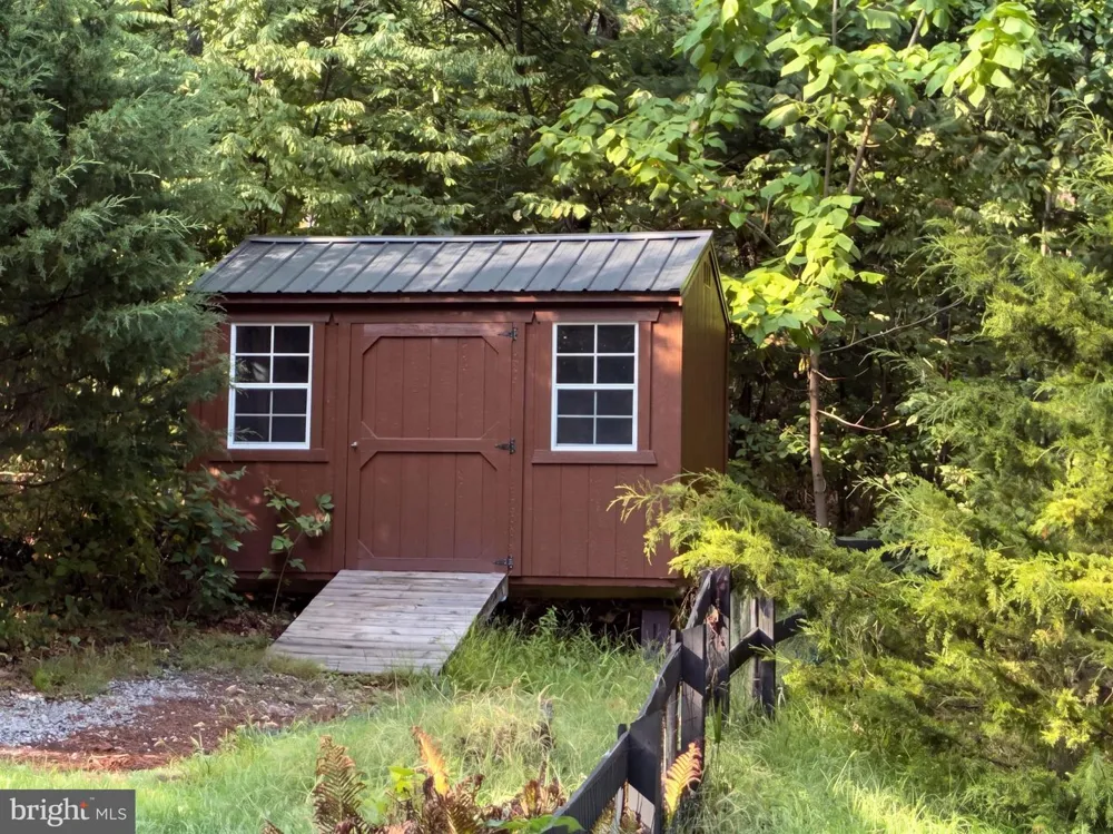 816 HILLTOP LANE Mount Jackson, VA 22842