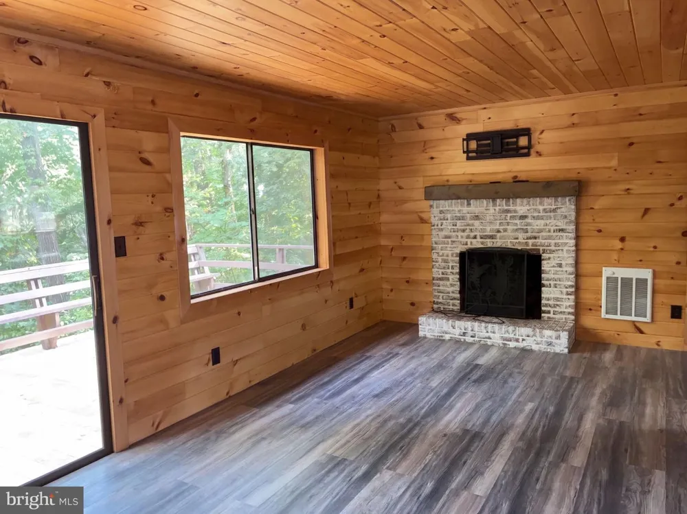 816 HILLTOP LANE Mount Jackson, VA 22842