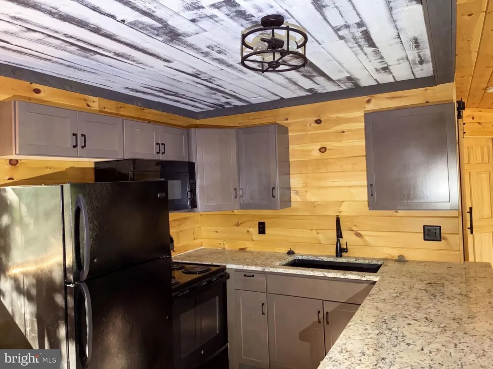 816 HILLTOP LANE Mount Jackson, VA 22842