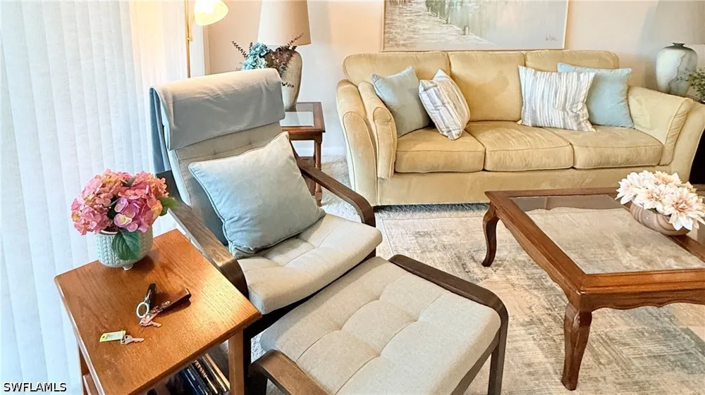 Dennis Circle #i206 Naples, FL 34104