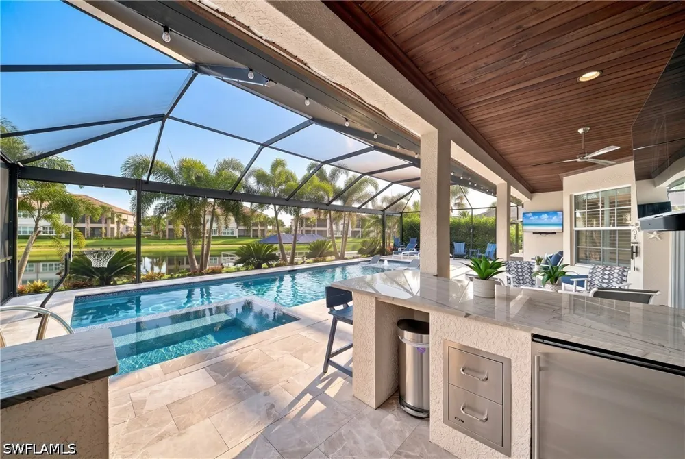 Spinner Cove Lane Naples, FL 34120