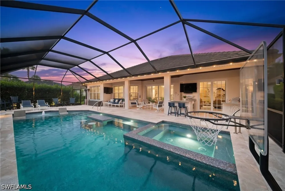 Spinner Cove Lane Naples, FL 34120