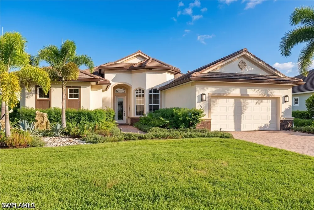 Spinner Cove Lane Naples, FL 34120