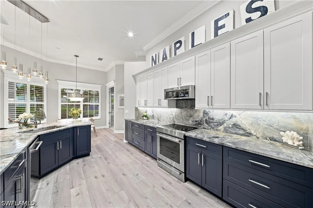 Spinner Cove Lane Naples, FL 34120