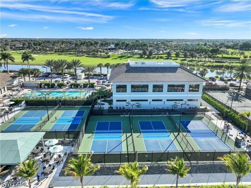 Spinner Cove Lane Naples, FL 34120