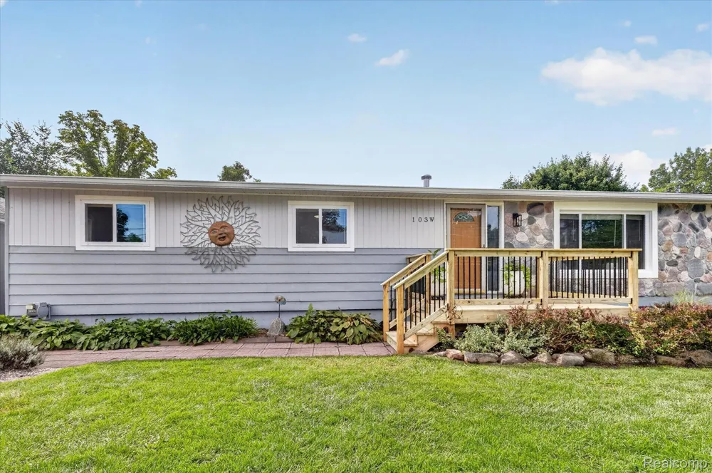 103 W Sherman Street Holly Village, MI 48442