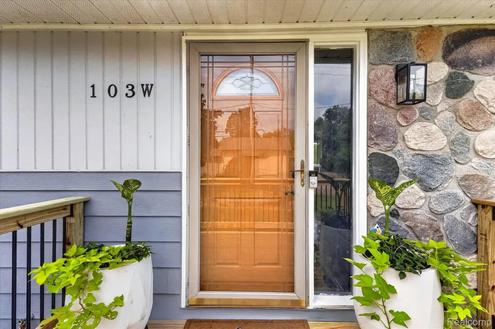 103 W Sherman Street Holly Village, MI 48442