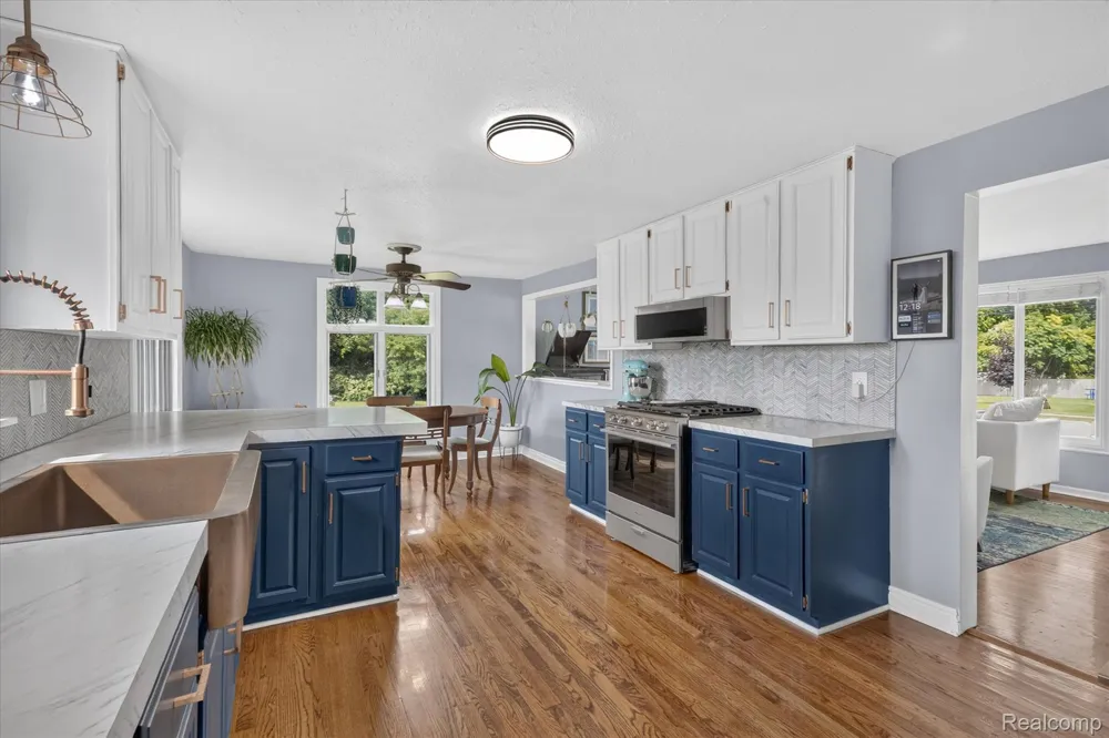 103 W Sherman Street Holly Village, MI 48442