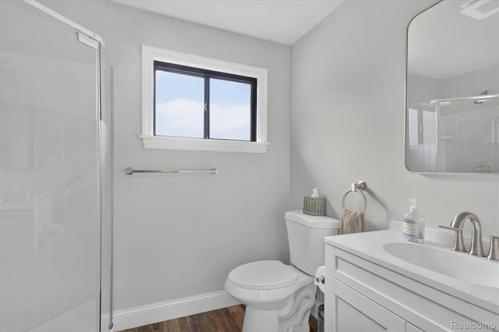 103 W Sherman Street Holly Village, MI 48442