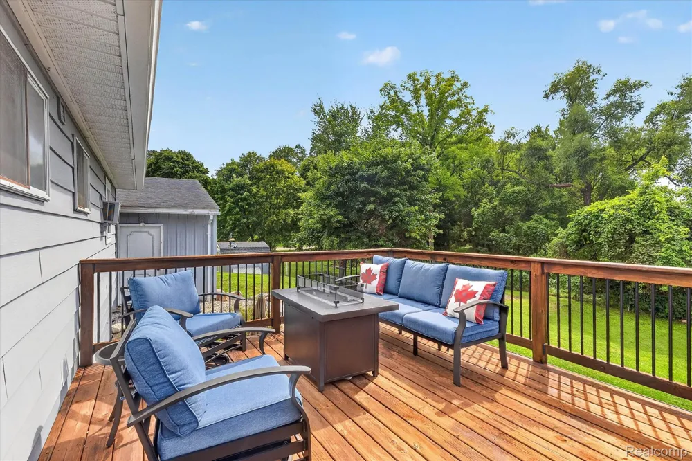 103 W Sherman Street Holly Village, MI 48442