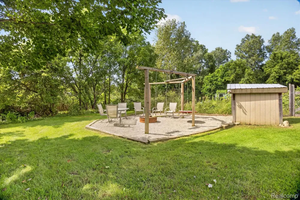 103 W Sherman Street Holly Village, MI 48442