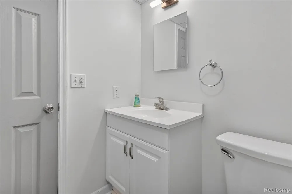103 W Sherman Street Holly Village, MI 48442