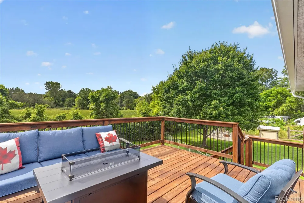 103 W Sherman Street Holly Village, MI 48442