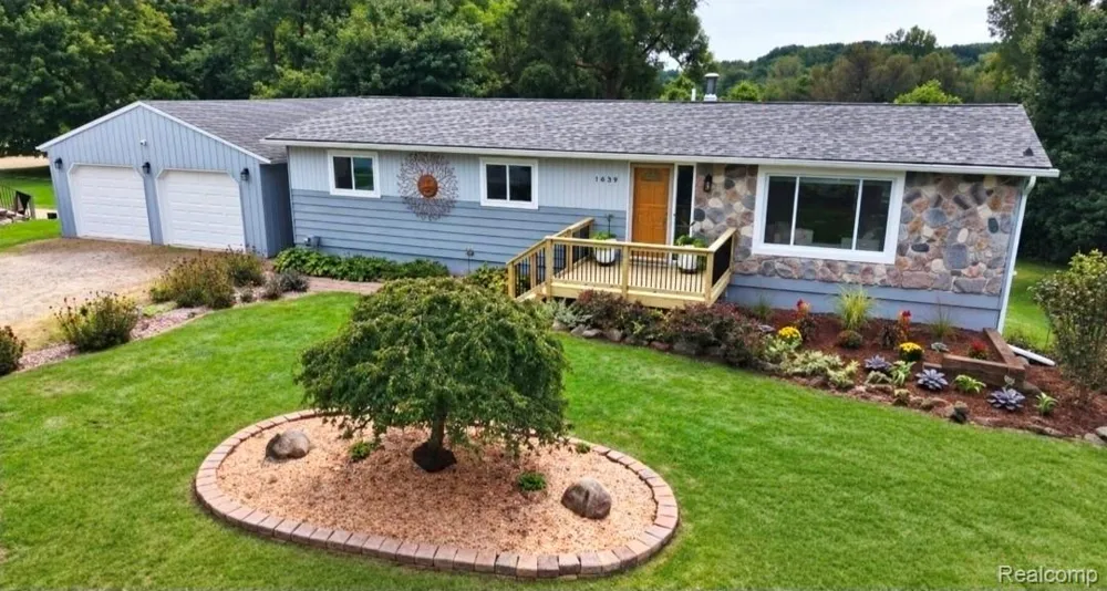 103 W Sherman Street Holly Village, MI 48442