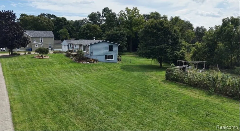 103 W Sherman Street Holly Village, MI 48442