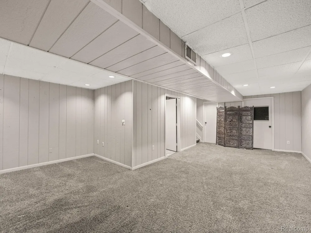 1428 CRESCENT LANE Rochester Hills City, MI 48306