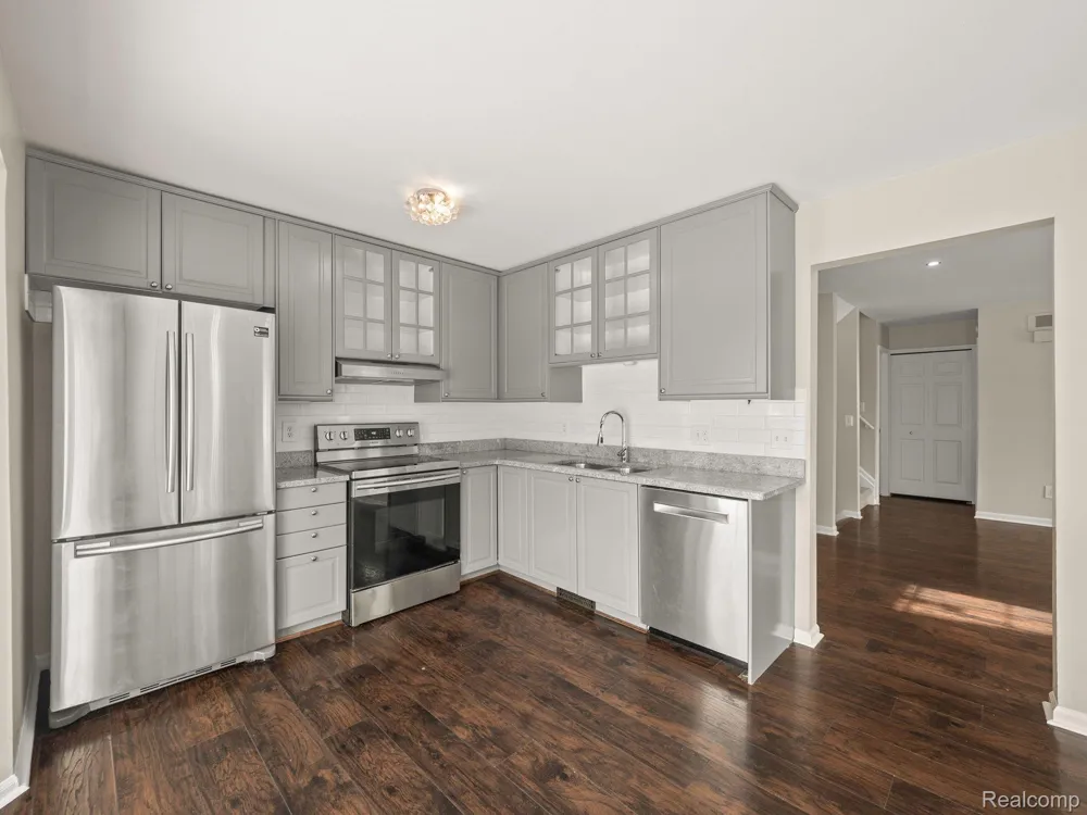 1428 CRESCENT LANE Rochester Hills City, MI 48306