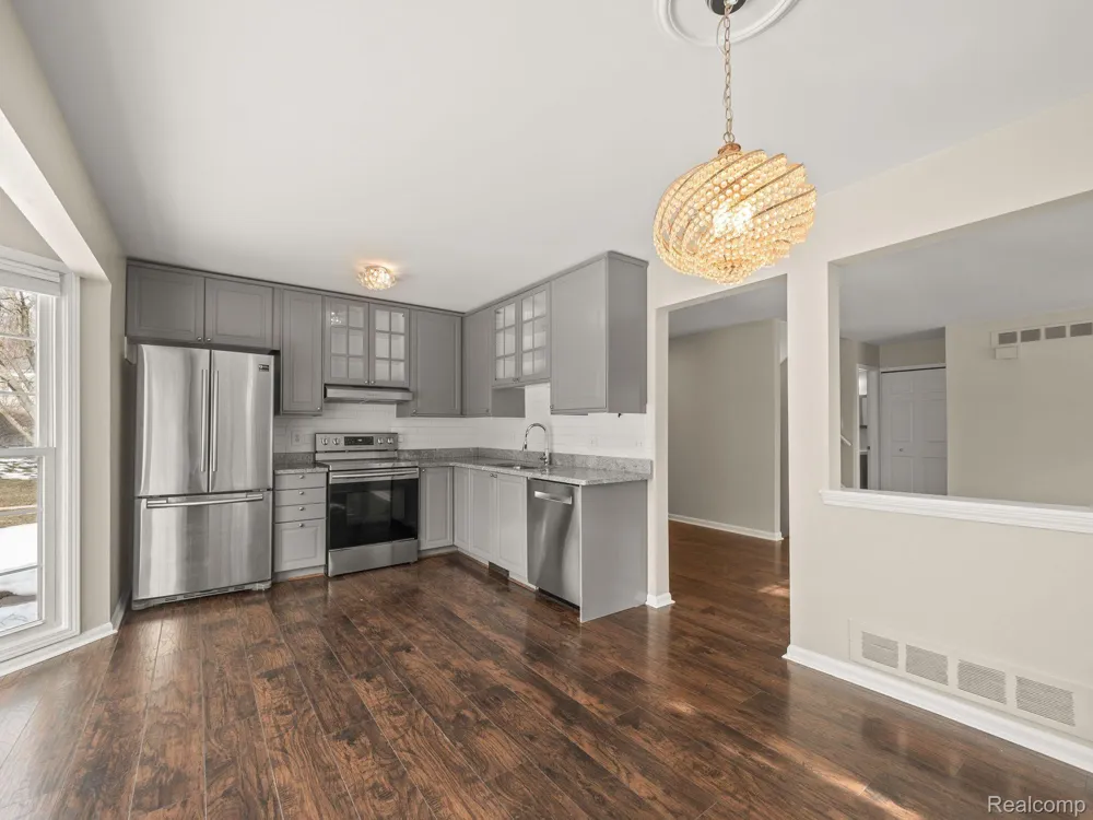 1428 CRESCENT LANE Rochester Hills City, MI 48306