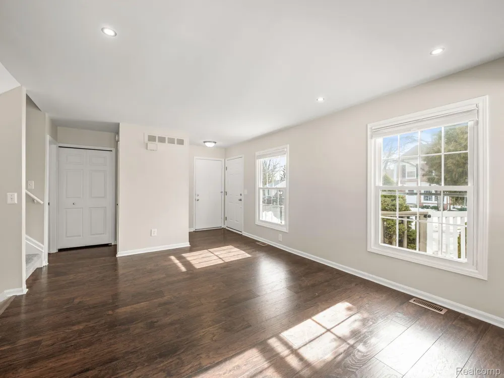 1428 CRESCENT LANE Rochester Hills City, MI 48306