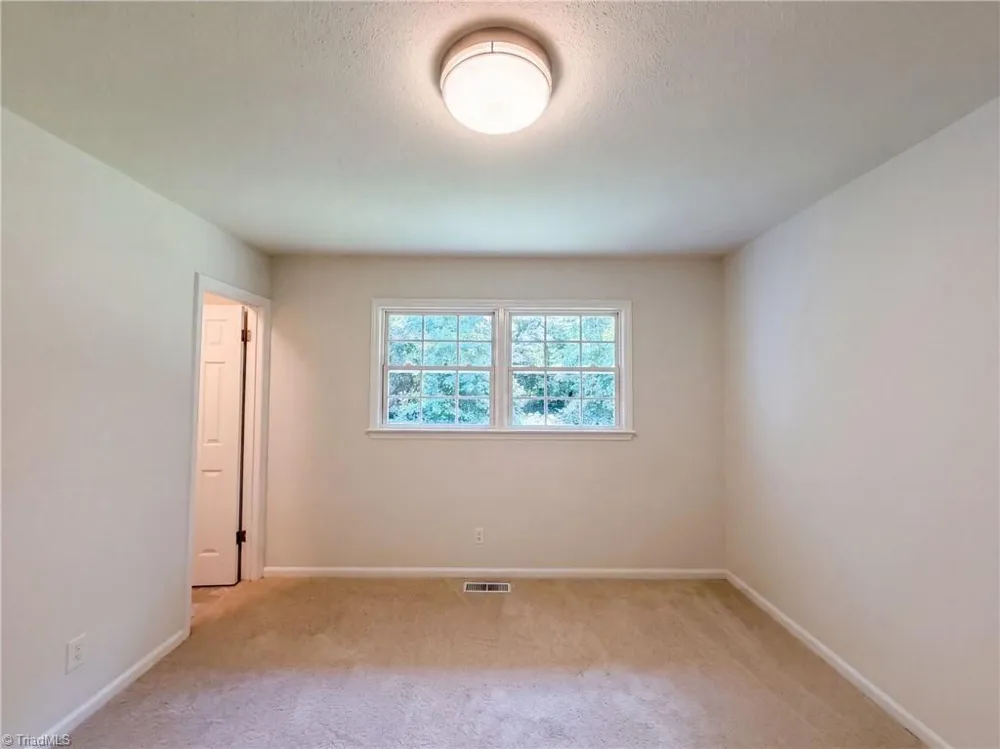 4154 Edgeware Road Winston-Salem, NC 27106