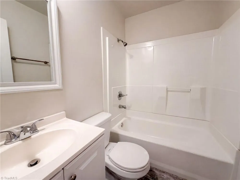 4154 Edgeware Road Winston-Salem, NC 27106