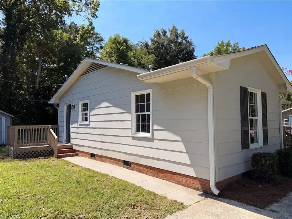 4154 Edgeware Road Winston-Salem, NC 27106
