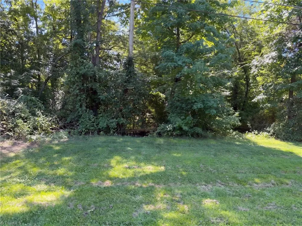 4154 Edgeware Road Winston-Salem, NC 27106