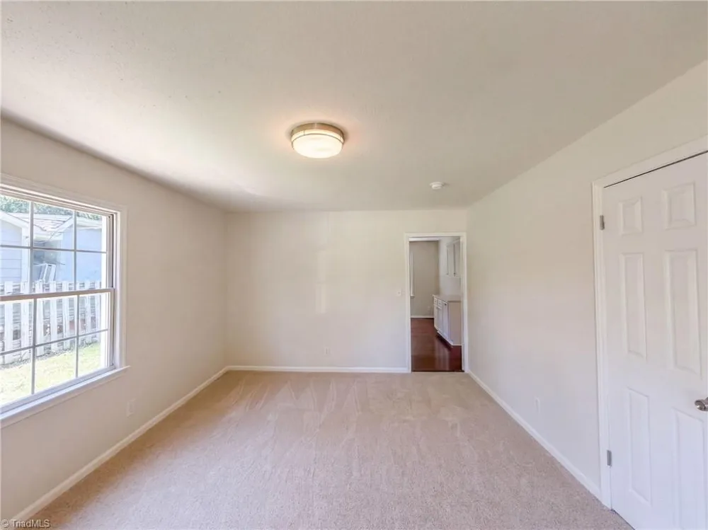4154 Edgeware Road Winston-Salem, NC 27106