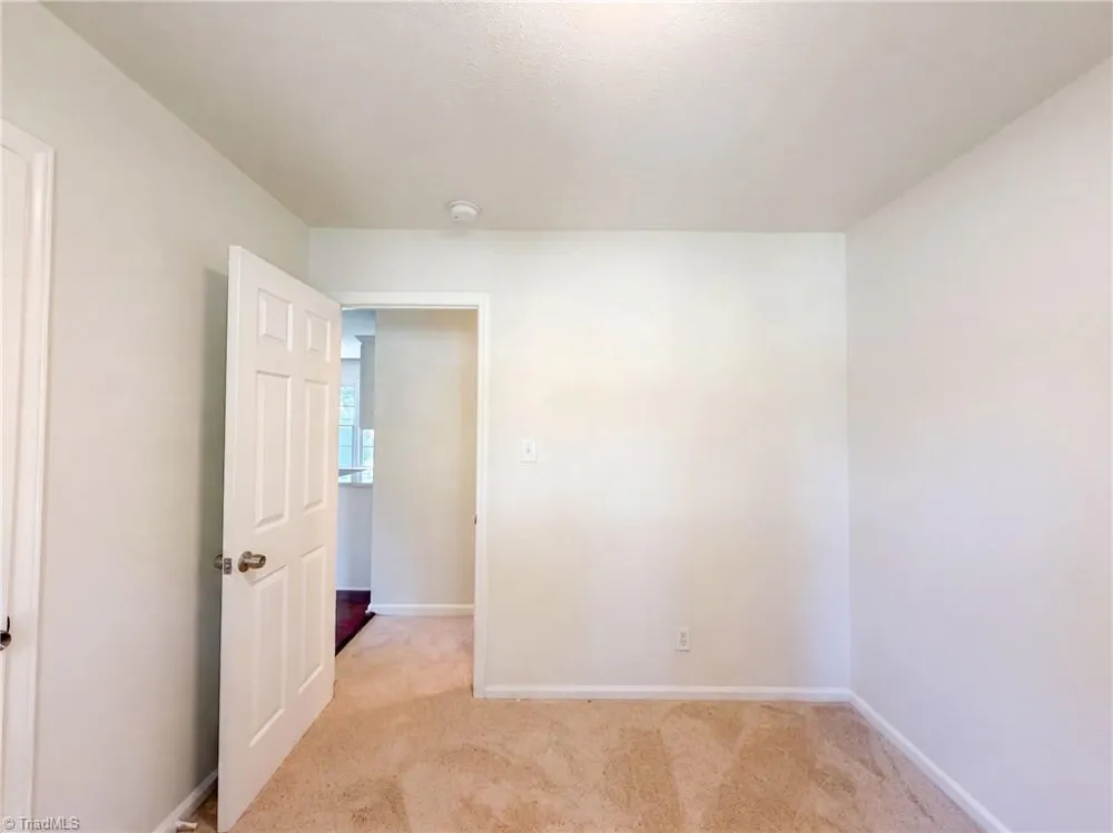 4154 Edgeware Road Winston-Salem, NC 27106