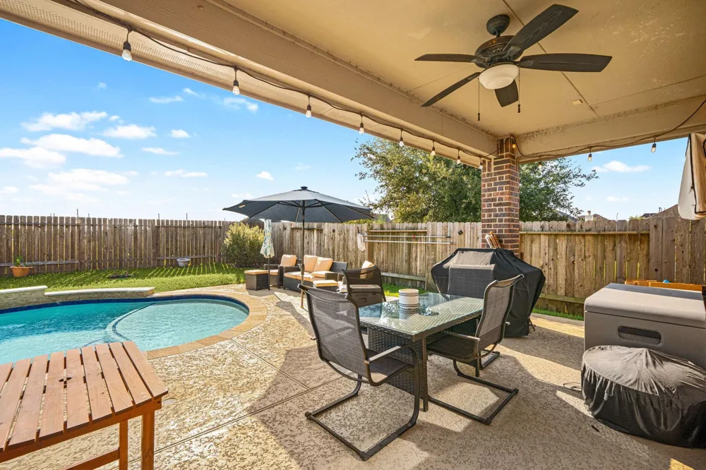 4306 Fenetre Forest Street Katy, TX 77493