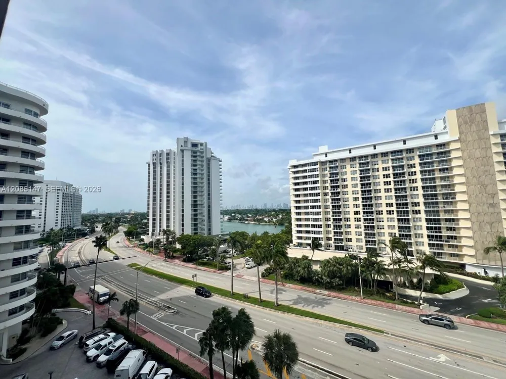 5555 Collins Ave #9Y Miami Beach, FL 33140