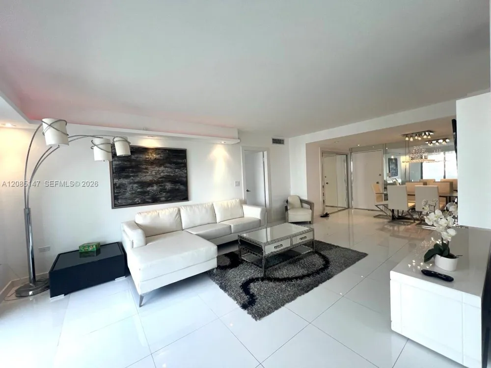 5555 Collins Ave #9Y Miami Beach, FL 33140