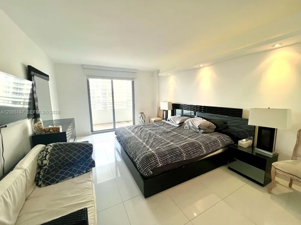 5555 Collins Ave #9Y Miami Beach, FL 33140