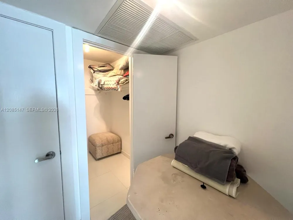 5555 Collins Ave #9Y Miami Beach, FL 33140