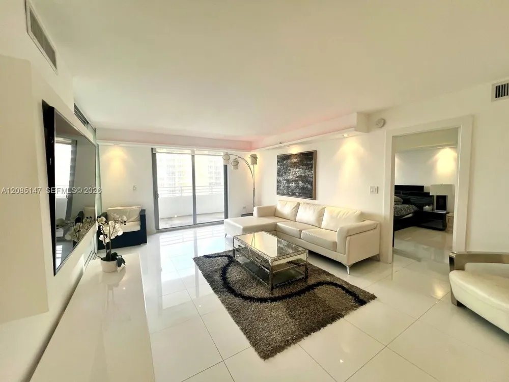5555 Collins Ave #9Y Miami Beach, FL 33140