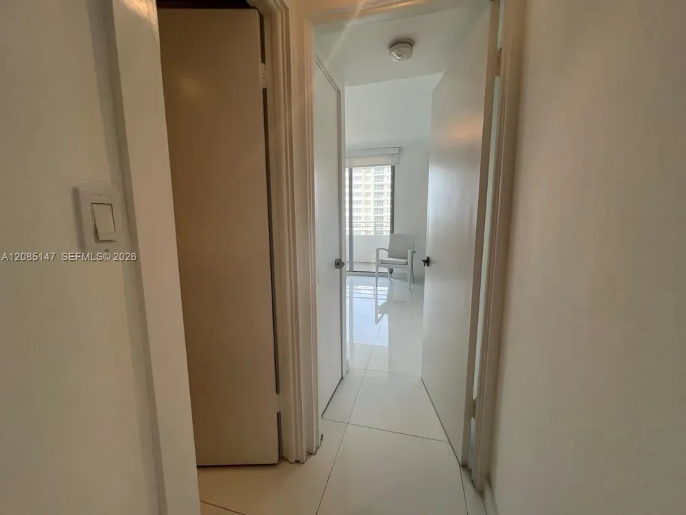 5555 Collins Ave #9Y Miami Beach, FL 33140