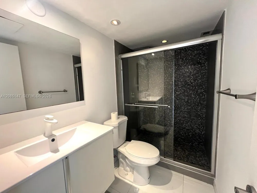 5555 Collins Ave #9Y Miami Beach, FL 33140