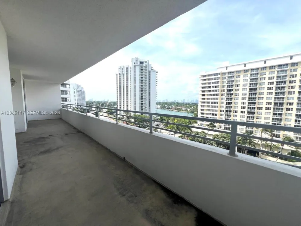 5555 Collins Ave #9Y Miami Beach, FL 33140