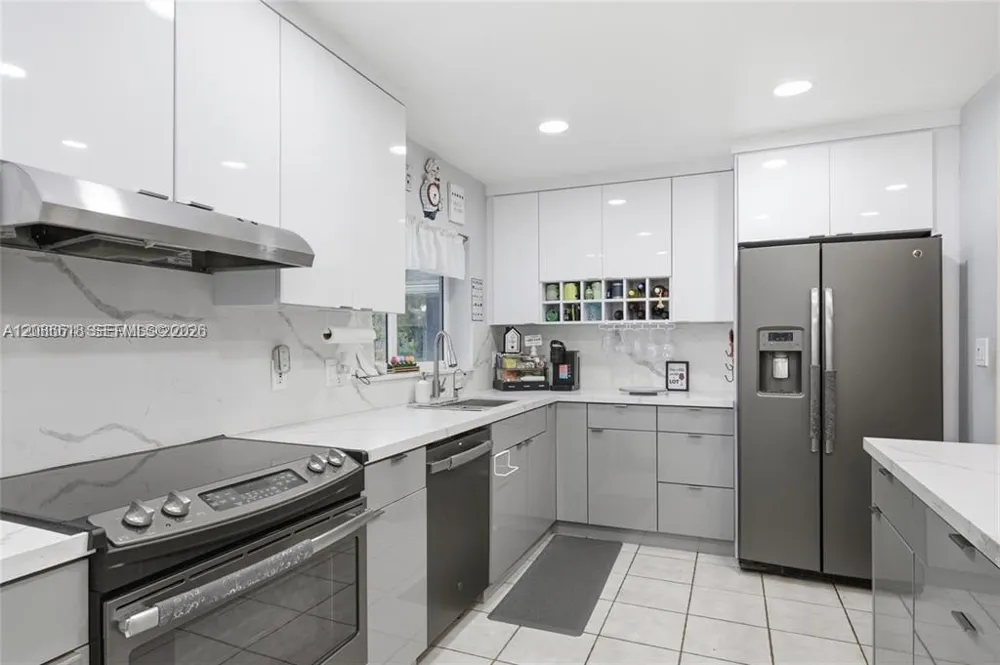 341 SW 54th Ave Plantation, FL 33317