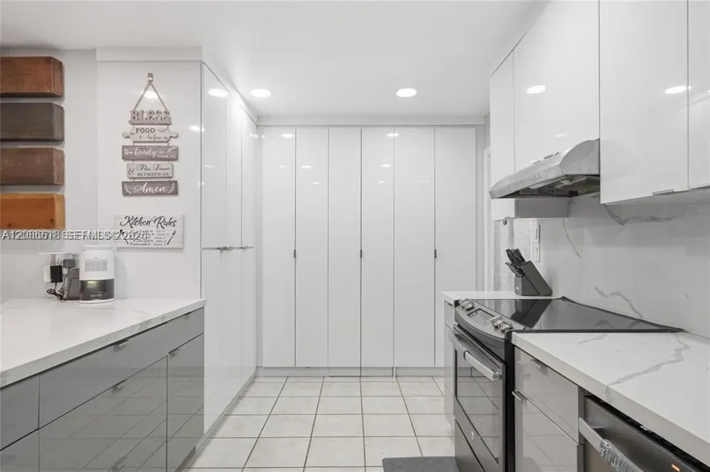 341 SW 54th Ave Plantation, FL 33317