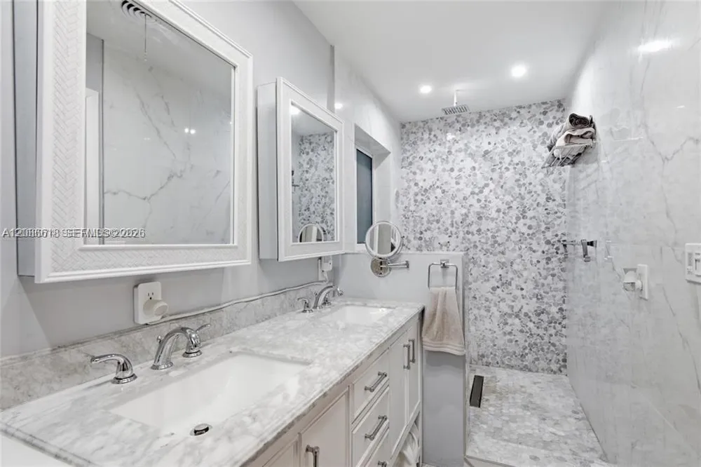 341 SW 54th Ave Plantation, FL 33317
