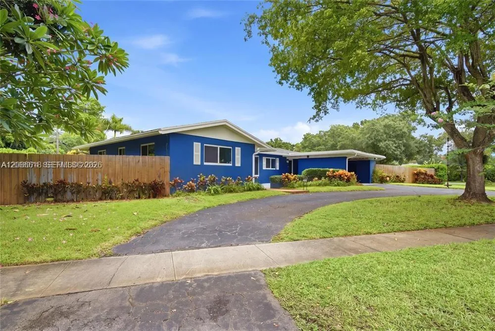 341 SW 54th Ave Plantation, FL 33317