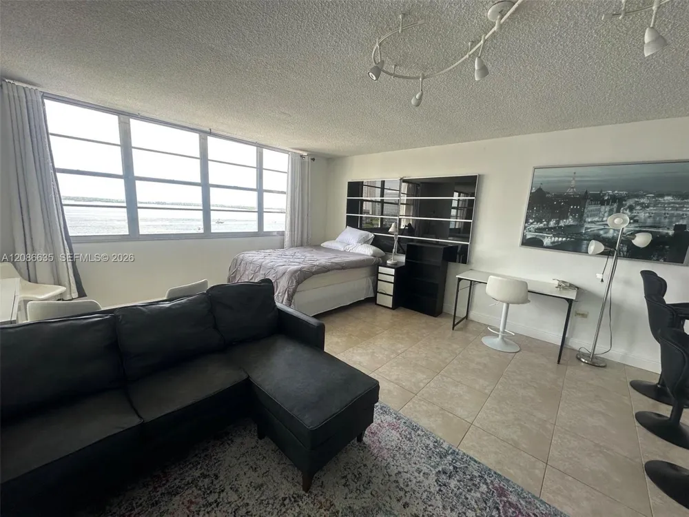 905 Brickell Bay Dr #1029 Miami, FL 33131