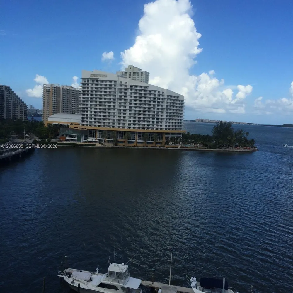 905 Brickell Bay Dr #1029 Miami, FL 33131