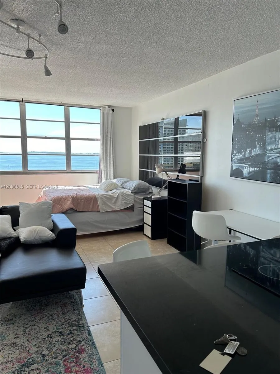 905 Brickell Bay Dr #1029 Miami, FL 33131