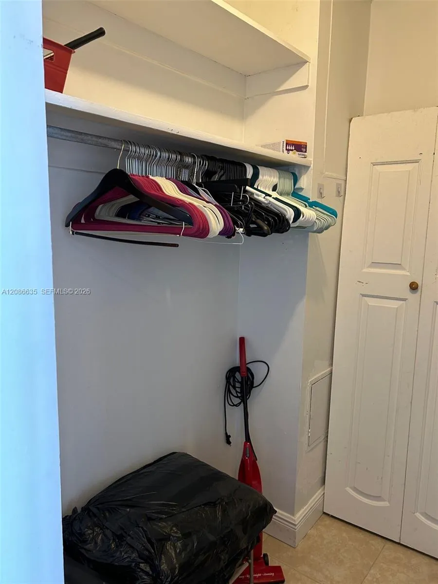 905 Brickell Bay Dr #1029 Miami, FL 33131