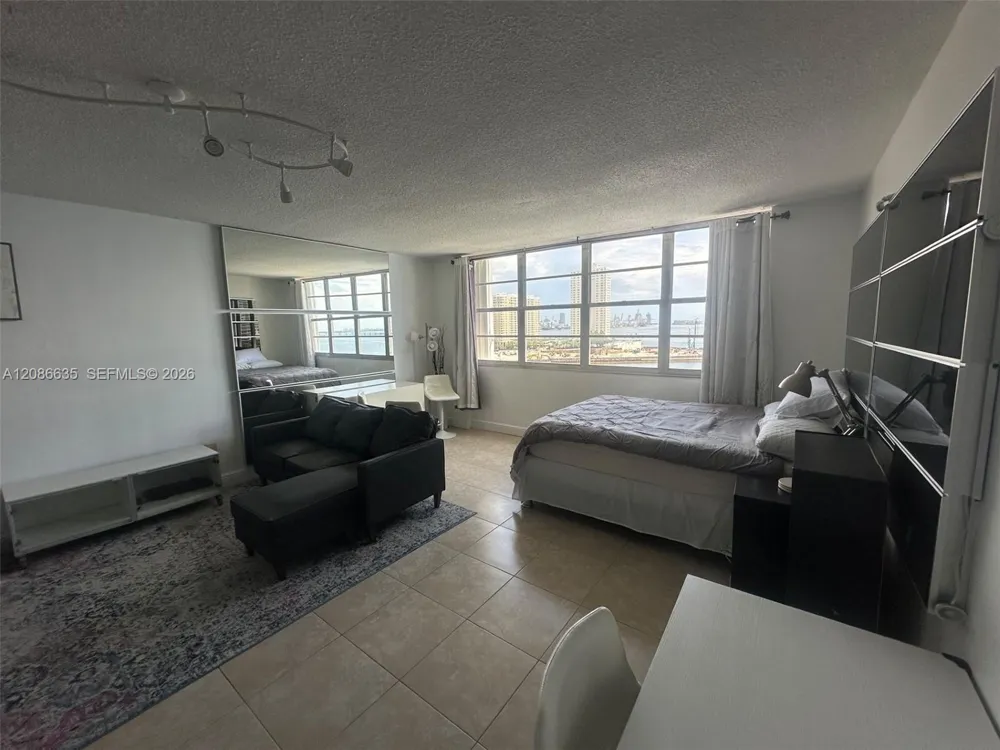 905 Brickell Bay Dr #1029 Miami, FL 33131