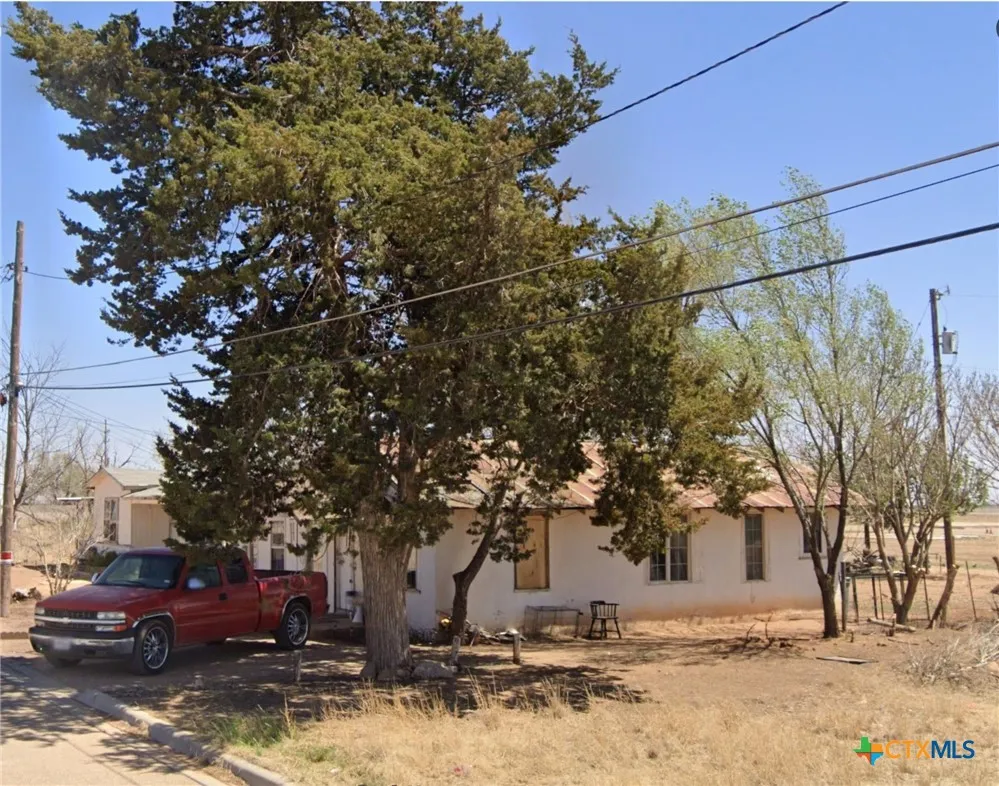 109 E 2nd Abernathy, TX 79311